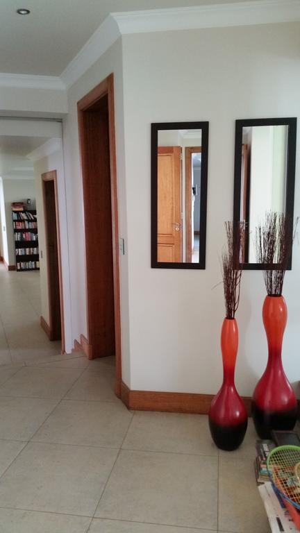 6 On Acacia Bed & Breakfast โจฮันเนสเบิร์ก ภายนอก รูปภาพ