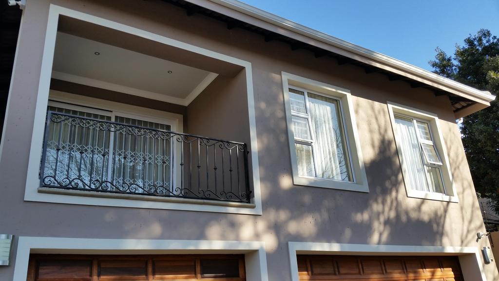 6 On Acacia Bed & Breakfast โจฮันเนสเบิร์ก ห้อง รูปภาพ
