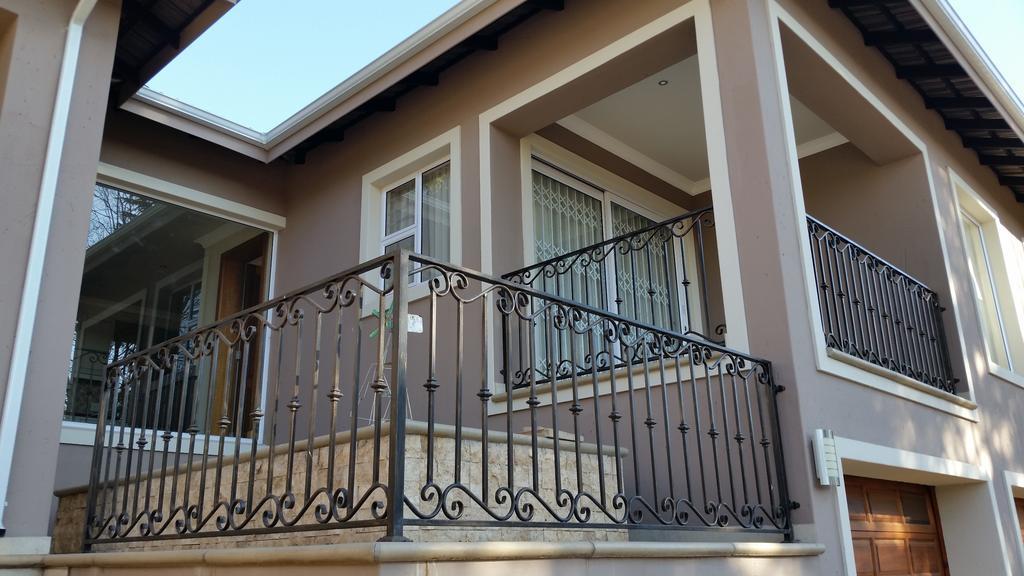 6 On Acacia Bed & Breakfast โจฮันเนสเบิร์ก ห้อง รูปภาพ