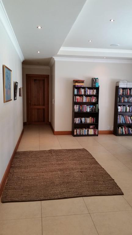 6 On Acacia Bed & Breakfast โจฮันเนสเบิร์ก ภายนอก รูปภาพ